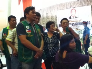 Members of the Lion's Club shared a light moment with Mrs. Peregrina Adlaon Cabagnot-Aumentado, wife of the late congressman.