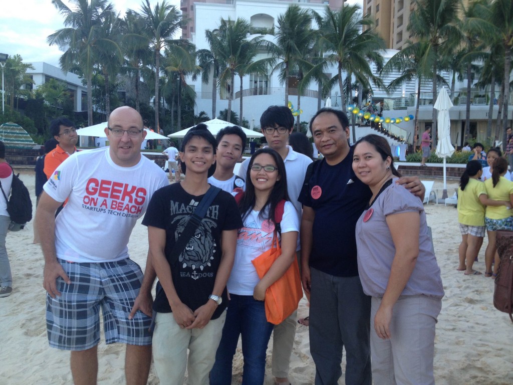 The delegation of technology enthusiasts from Bohol who attended Geeks on a Beach 2: (L-R) Ben Skelton of SproutBooth, Arjo Magno of FlipNotes, Jay Paul Aying of SproutBooth, Ashley Uy of HNU, Joseph of FlipNotes, Jerome Auza and Elva Auza of Auza.Net