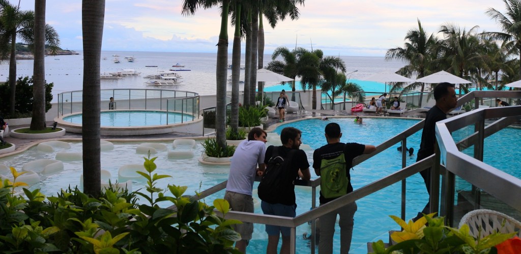 A unlikely venue for geeks getting their heads together to make things work.